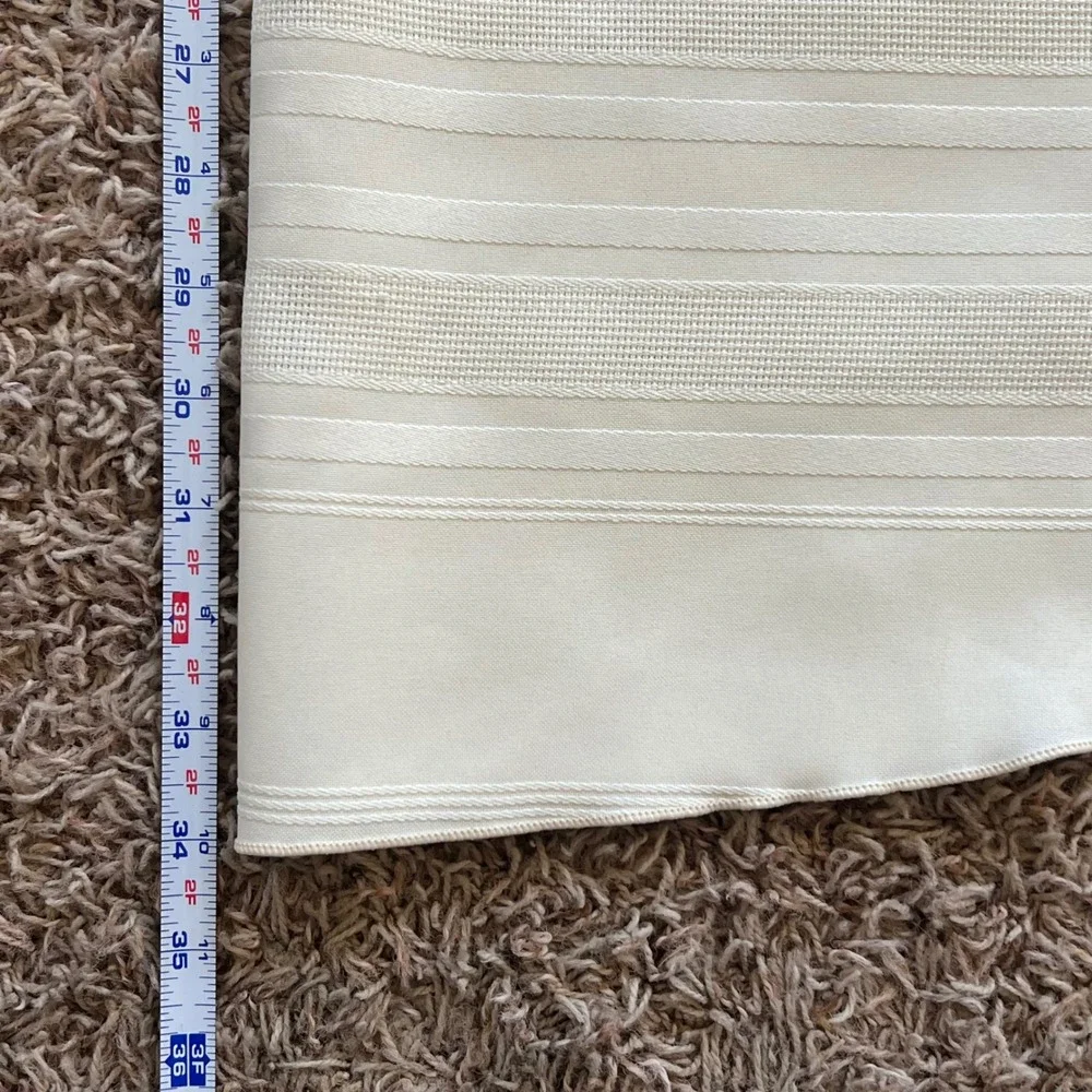 Vintage Round White Striped‎ Tablecloth 70 Inch Circular Textured Damask Pattern